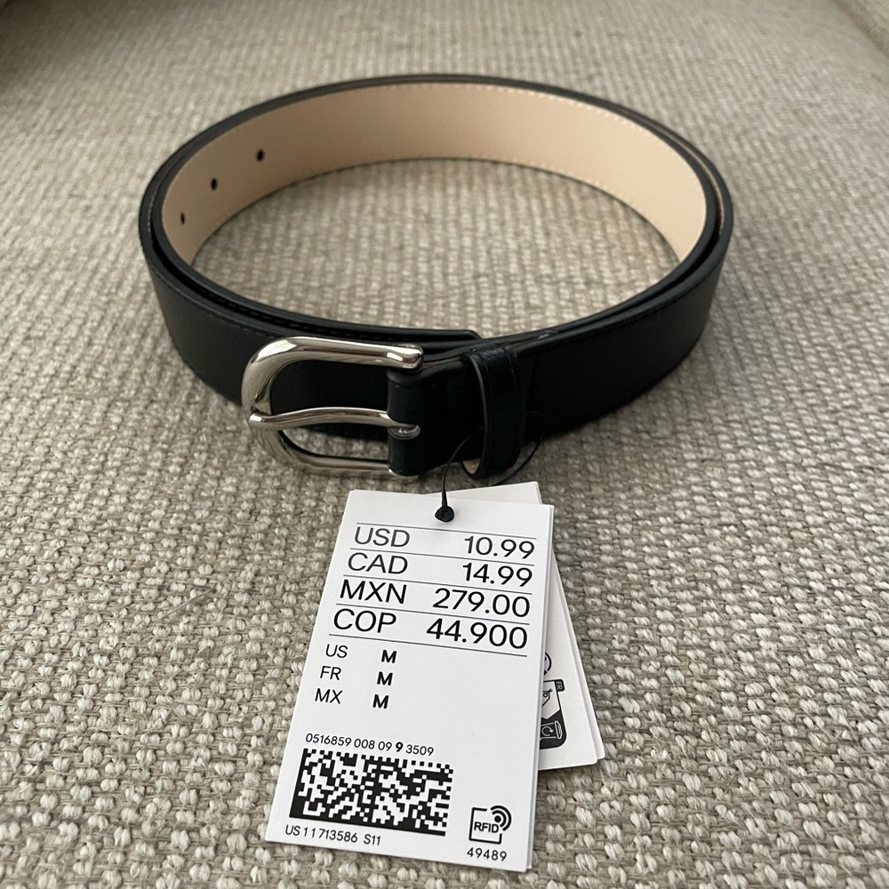 H&M Women’s black belt with silver buckle size Medium
